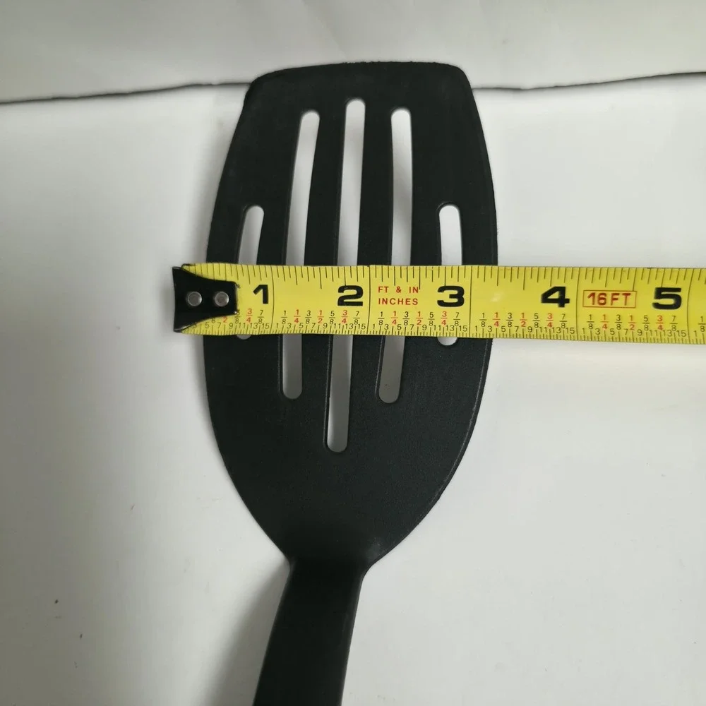 Pampered Chef Black Nylon Slotted Spatula Turner Flapper Kitchen Utensil 12.5